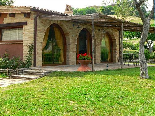 Agriturismo Fiore Di Campo Fermo Exterior foto